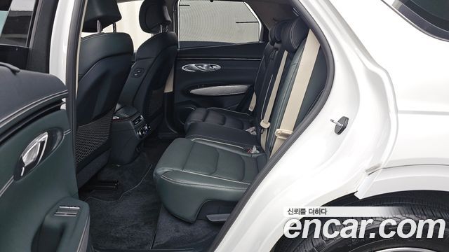 Genesis GV70 2024 — photo 16