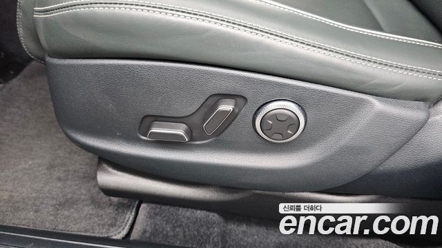 Genesis GV70 2024 — photo 31