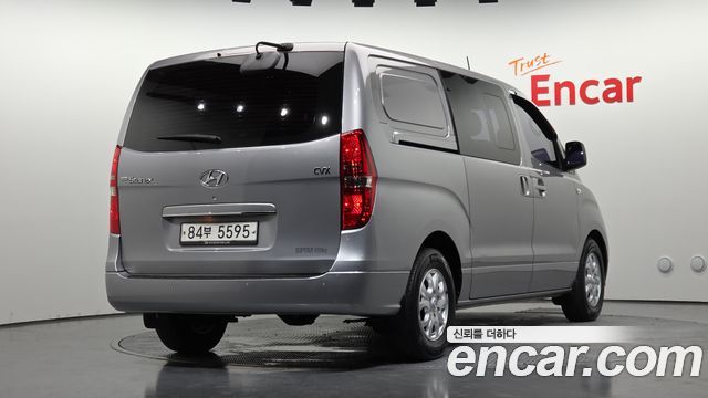 Hyundai Starex 2013 — photo 2