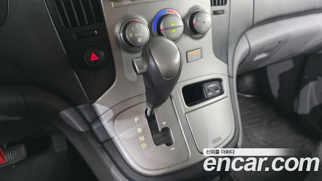 Hyundai Starex 2013 — photo 9