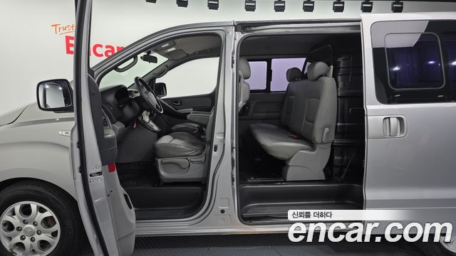 Hyundai Starex 2013 — photo 17