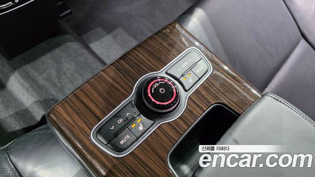 Kia K7 2016 — photo 19