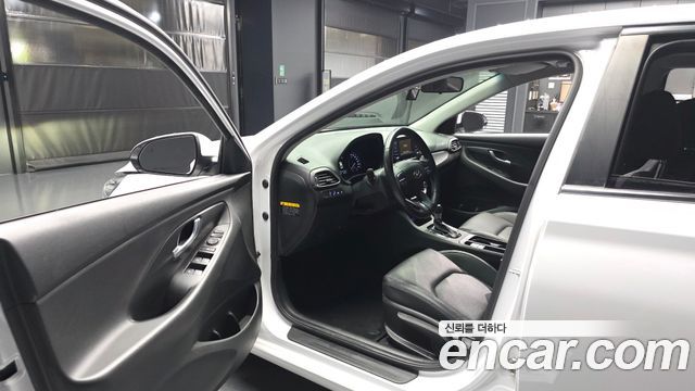 Hyundai i30 2017 — photo 10