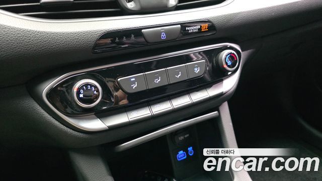 Hyundai i30 2017 — photo 15