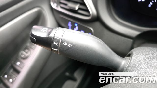 Hyundai i30 2017 — photo 19