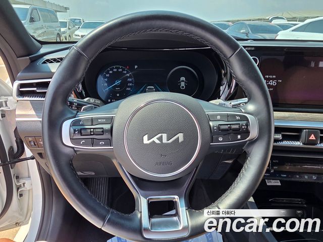 Kia K5 2023 — photo 12