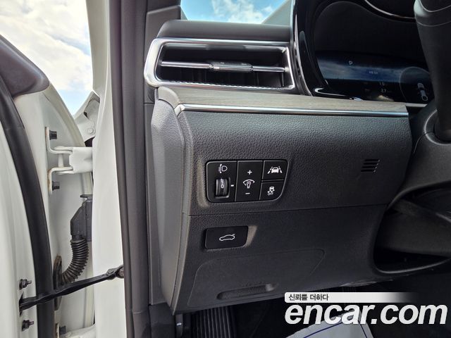 Kia K5 2023 — photo 17