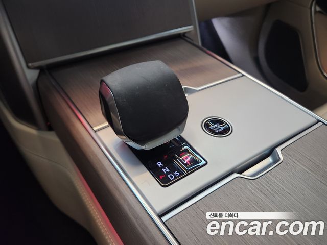 Land Rover Range Rover 2024 — photo 8