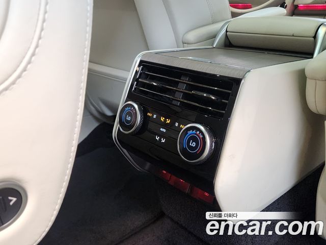 Land Rover Range Rover 2024 — photo 10