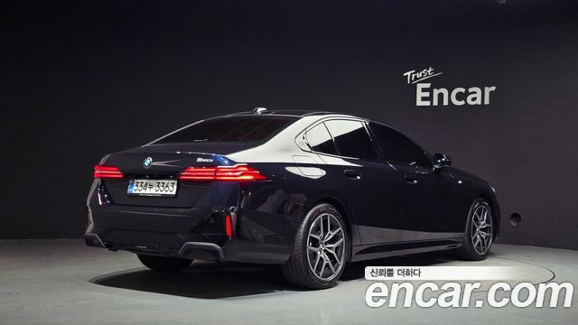 BMW 5-Series 2025 — photo 2