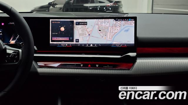 BMW 5-Series 2025 — photo 14
