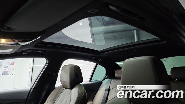 BMW 5-Series 2025 — photo 17