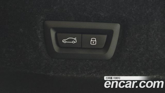 BMW 5-Series 2025 — photo 18