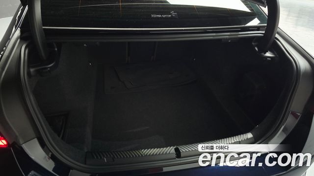 BMW 5-Series 2025 — photo 19