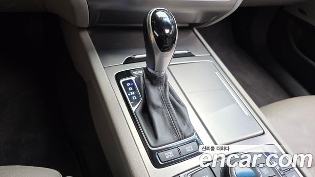 Hyundai Genesis 2014 — photo 9
