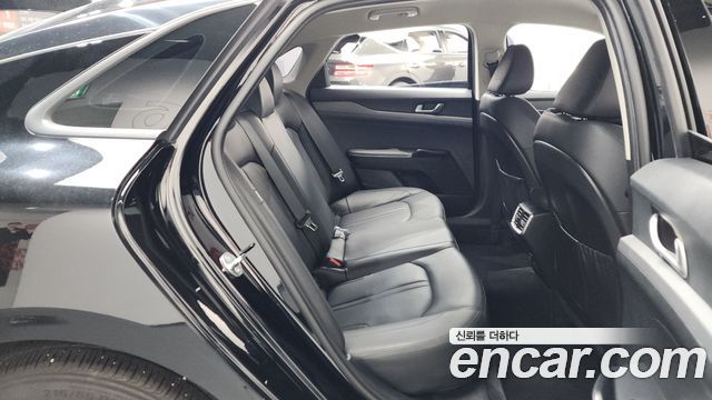 Kia K5 2023 — photo 17