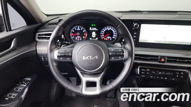 Kia K5 2023 — photo 19