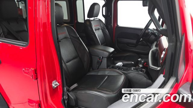 Jeep Wrangler 2022 — photo 17