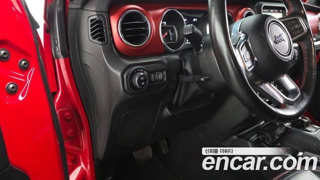 Jeep Wrangler 2022 — photo 19