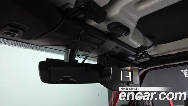 Jeep Wrangler 2022 — photo 24