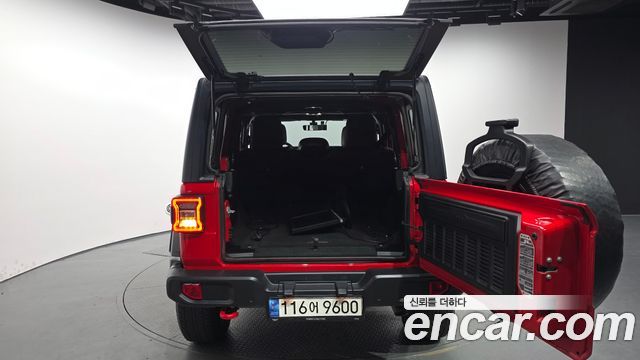 Jeep Wrangler 2022 — photo 26