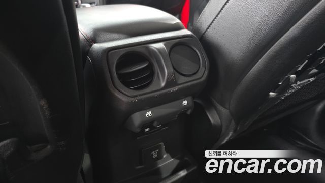 Jeep Wrangler 2022 — photo 30