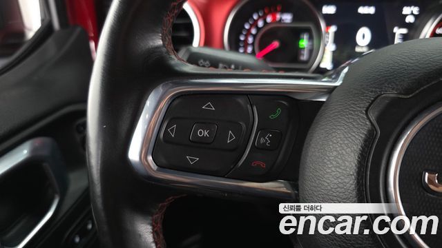 Jeep Wrangler 2022 — photo 31