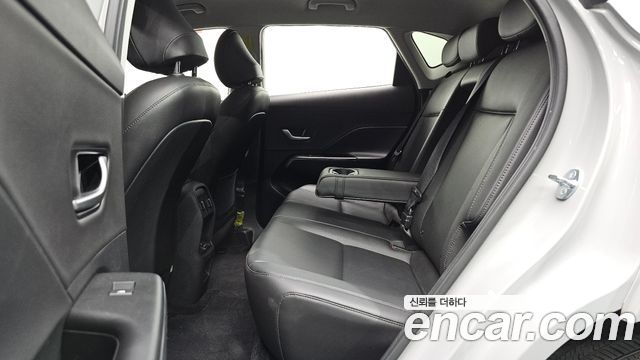 Hyundai Kona 2023 — photo 17