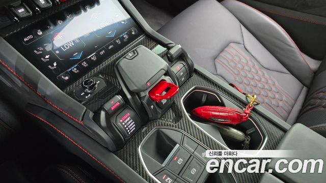 Lamborghini Urus 2025 — photo 12