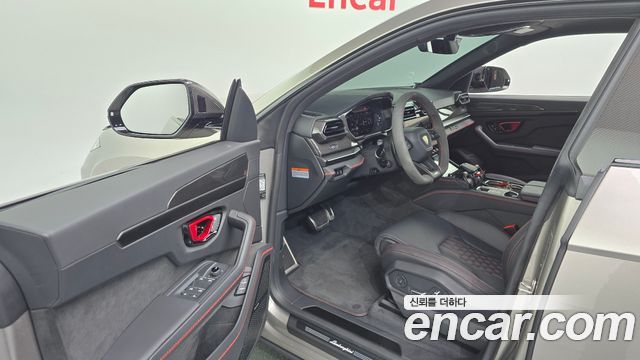 Lamborghini Urus 2025 — photo 13