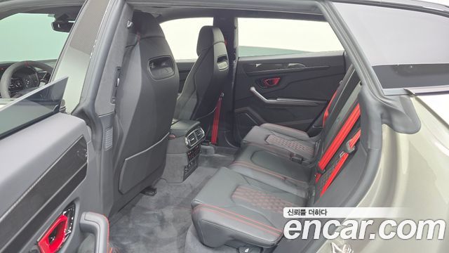 Lamborghini Urus 2025 — photo 25