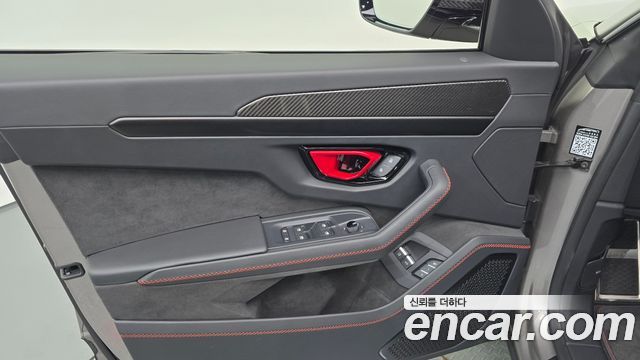Lamborghini Urus 2025 — photo 14