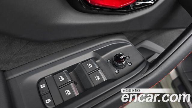 Lamborghini Urus 2025 — photo 36