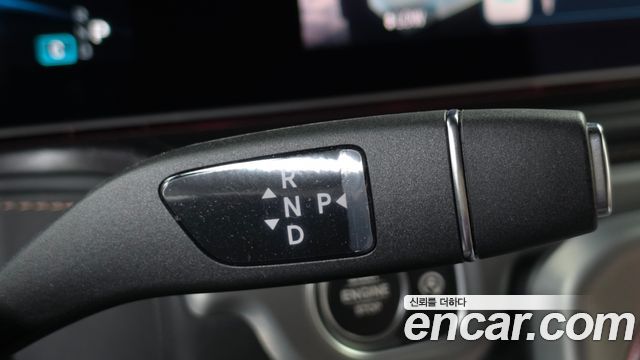 Mercedes-Benz G-Class 2025 — photo 12