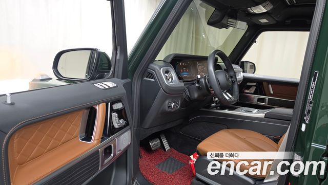 Mercedes-Benz G-Class 2025 — photo 13