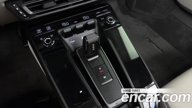 Porsche 911 2023 — photo 12