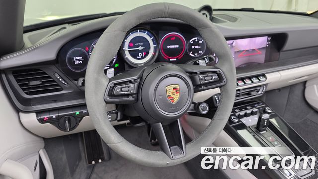 Porsche 911 2023 — photo 18