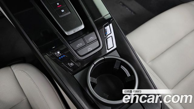 Porsche 911 2023 — photo 25