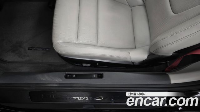 Porsche 911 2023 — photo 31