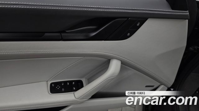 Porsche 911 2023 — photo 32