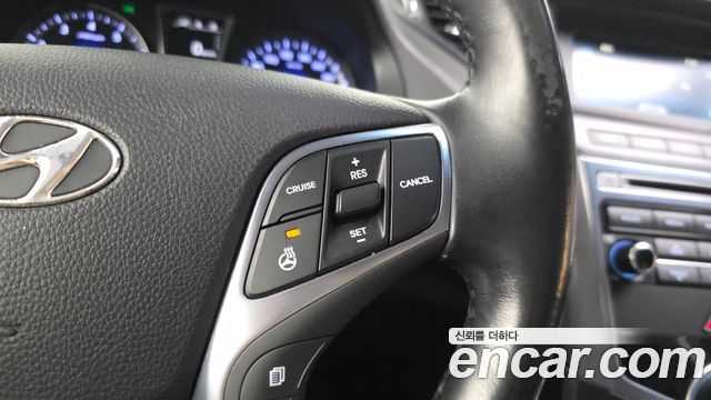 Hyundai Grandeur 2015 — photo 28
