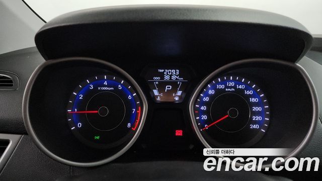 Hyundai AVANTE 2011 — photo 8