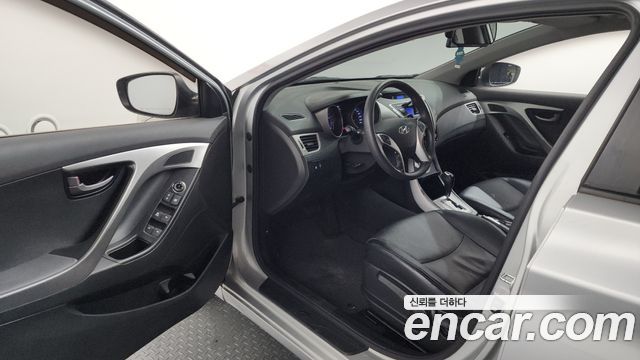 Hyundai AVANTE 2011 — photo 10