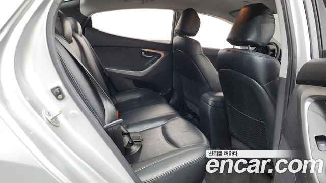 Hyundai AVANTE 2011 — photo 11