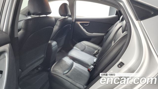 Hyundai AVANTE 2011 — photo 16
