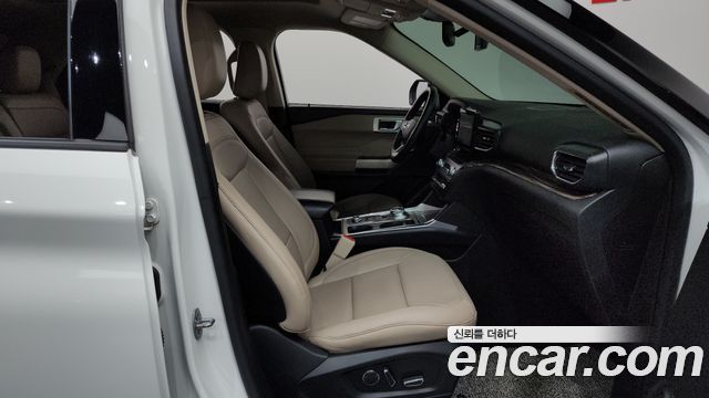 Ford Explorer 2020 — photo 11