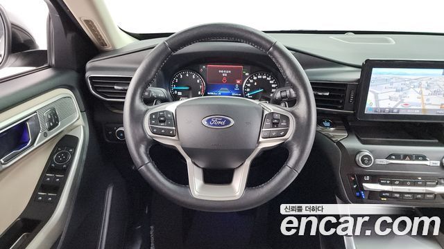 Ford Explorer 2020 — photo 14