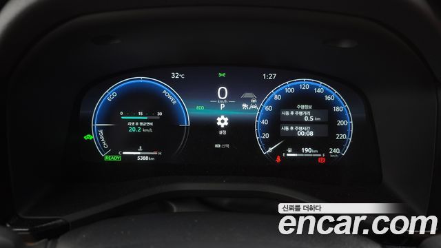 Toyota Camry 2025 — photo 8