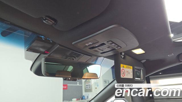 Toyota Camry 2025 — photo 17