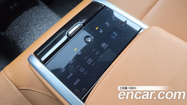 Toyota Camry 2025 — photo 18